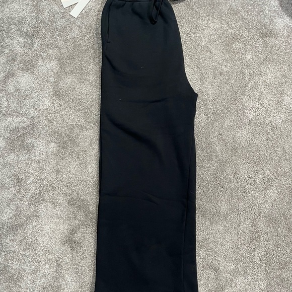 Essentials Sweatpants - Picture 3 of 6